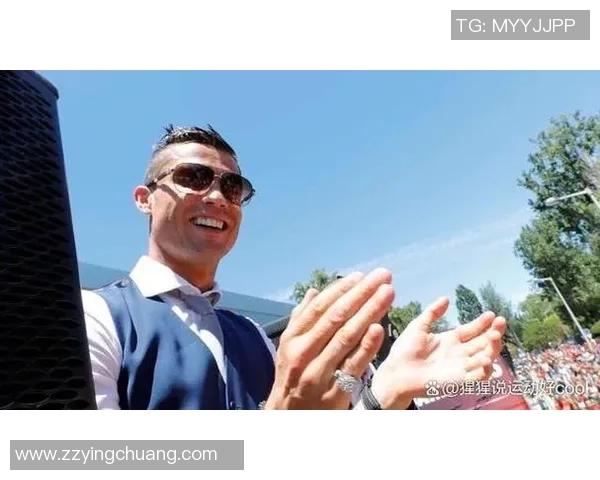 以足球场上奔跑如猩猩般威猛的球星为主角展现速度与力量的完美结合